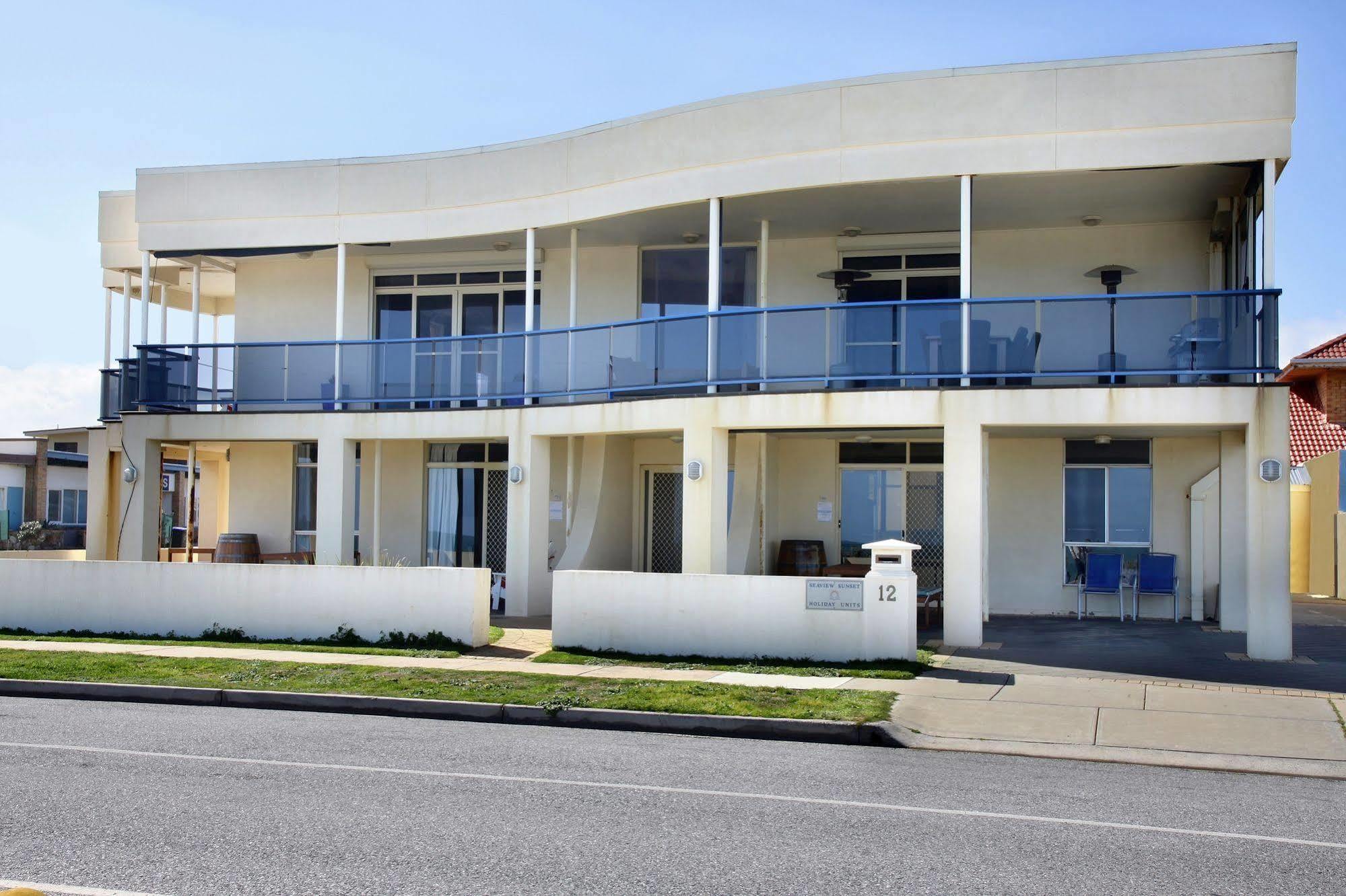 Seaview Sunset Holiday Apartments West Beach Exterior photo